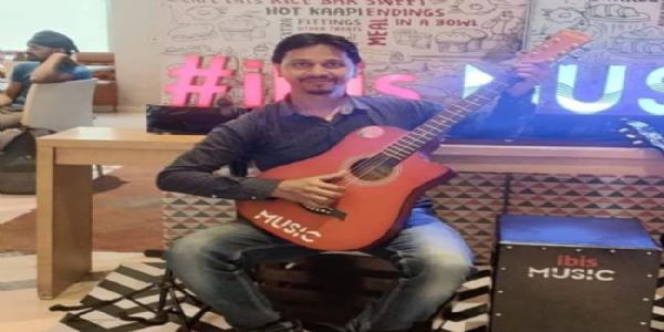 सड़क दुर्घटना में युवक की मौत