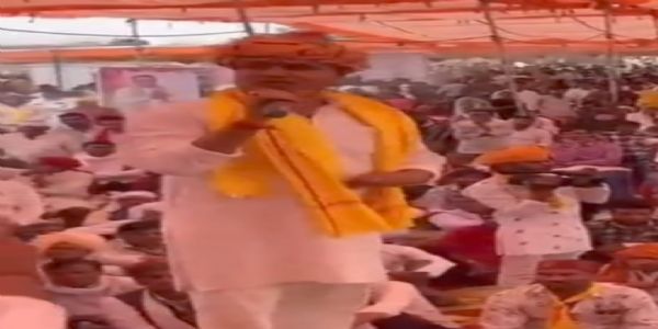 राजगढ़ःबैनर में फोटो नही लगाने पर भड़के जिपं अध्यक्ष, अफसरों को सुनाई खरी-खोटी