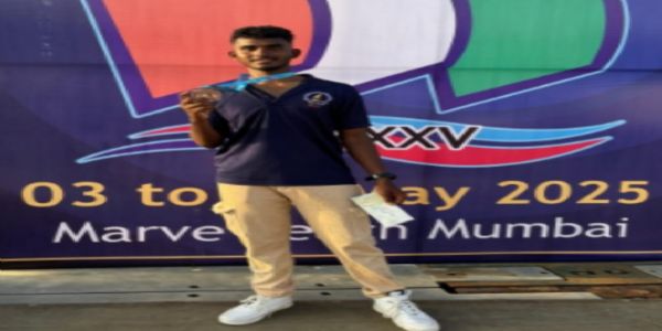 पदक के साथ रमाकांत
