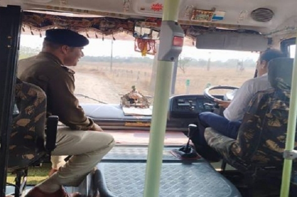 वाहनों की चेकिंग