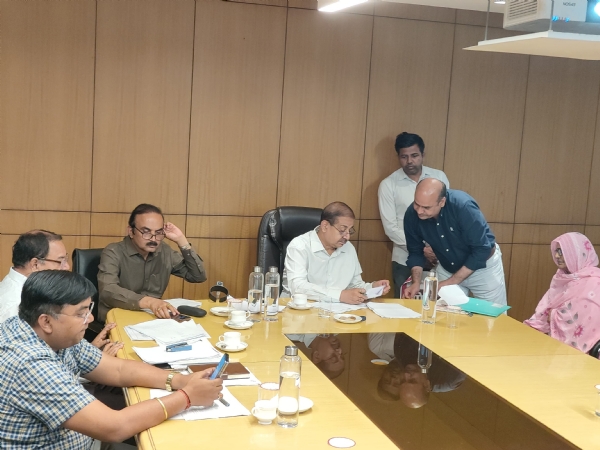 सुनवाई करते एसआईटी अध्यक्ष