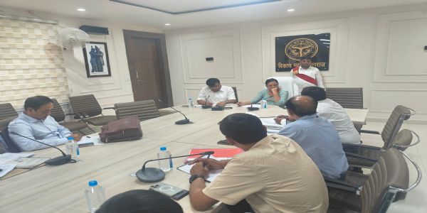 जल जीवन मिशन की 160 योजनाओं के कार्यो में लापरवाही पर सीडीओ ने लगाई फटकार, दी चेतावनी