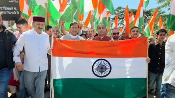 शिमला में सीटीओ से शेर-ए-पंजाब निकली तिरंगा यात्रा शिमला में सीटीओ से शेर-ए-पंजाब निकली तिरंगा यात्रा