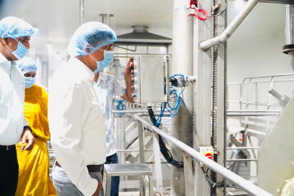 उज्जैन: कलेक्टर ने किया इस्कान बालाजी फूड लिमिटेड और पेप्सिको के निर्माणाधीन प्लांट का निरीक्षण उज्जैन: कलेक्टर ने किया इस्कान बालाजी फूड लिमिटेड और पेप्सिको के निर्माणाधीन प्लांट का निरीक्षण