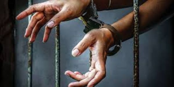 छिनतई की योजना बना रहे दो आरोपित हथियार के साथ गिरफ्तार