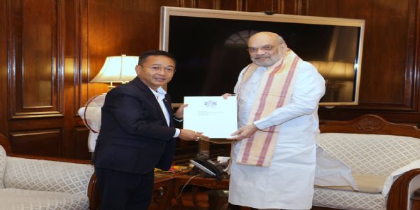 मुख्यमन्त्रीले केन्द्रिय गृहमन्त्री शाहलाई सिक्किम आउन निमन्त्रणा दिए मुख्यमन्त्रीले केन्द्रिय गृहमन्त्री शाहलाई सिक्किम आउन निमन्त्रणा दिए