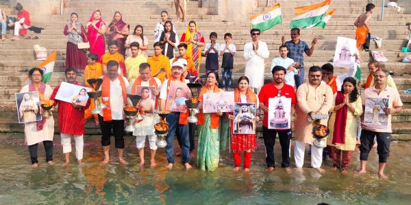 गंगा तट पर पूजी गईं लोकमाता अहिल्याबाई होल्कर,अहिल्याबाई घाट पर भव्य आरती