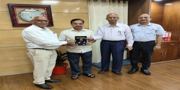 प्रबंधन पेशेवरों के लिए समृद्ध संसाधन सिद्ध होगी प्राचीन ज्ञान से आधुनिक प्रबंधन पुस्तक : कुलपति