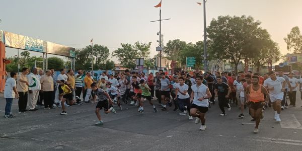 सम्राट पृथ्वीराज चौहान मैराथन दौड़: भारी उत्साह से शहरवासियों ने किया इतिहास पुरुष को नमन