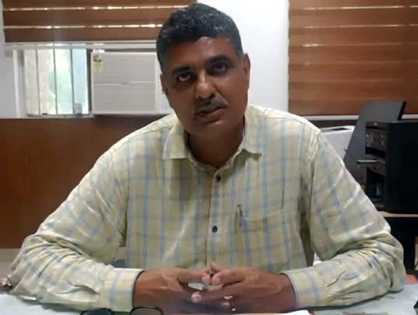 हौटा प्रधान डॉ. अशोक गोदारा।