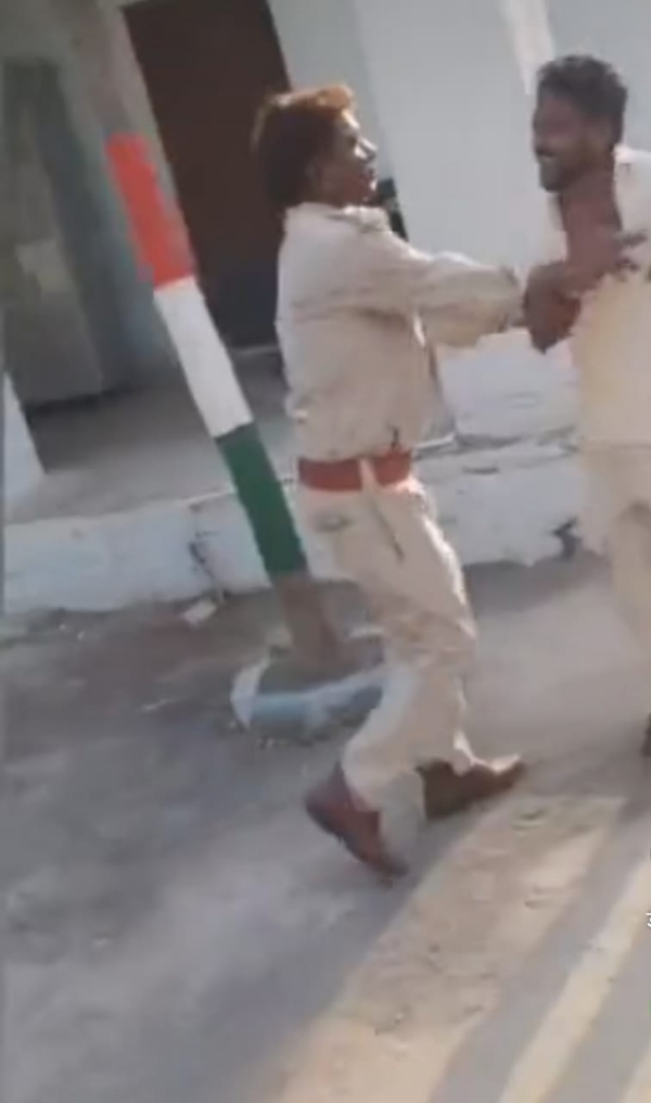 थाना परिसर में पीटा,एसपी ने किया निलंबित