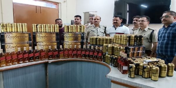 इंदौरः आबकारी विभाग की बड़ी कार्रवाई, प्रदेश के बाहर की 258 लीटर विदेशी शराब जप्त