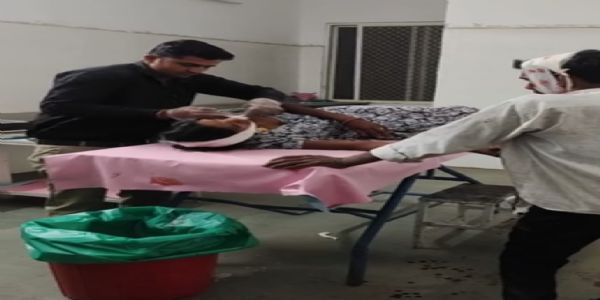 राजगढ़ःकार की टक्कर से बाइक सवार पति-पत्नी घायल, हालत गंभीर