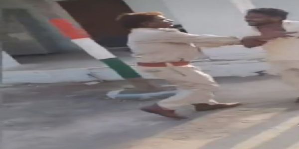 राजगढ़ःदुर्घटना के शिकायतकर्ता को एसआई ने थाना परिसर में पीटा, एसपी ने किया निलंबित