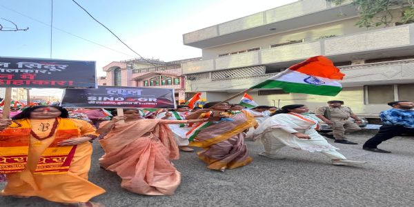 तिरंगा यात्रा : भारत माता की सेवा और सुरक्षा के प्रति हमारे दृढ़ संकल्प का प्रतीक