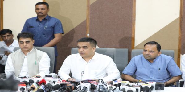 हीरा इकाइयों और श्रमिकों के लिए विशेष सहायता पैकेज की घोषणा