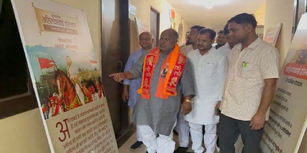 महारानी अहिल्याबाई होलकर की जन्म त्रिशताब्दी पर लगी चित्र प्रदर्शनी