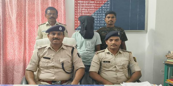 अपराधी शशि यादव को पुलिस ने गिरफ्तार कर भेजा जेल