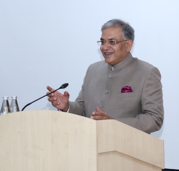 सम्मेलन के दौरान चुनाव मुख्य चुनाव आयुक्त