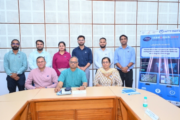 कार्यक्रम के दौरान ली गयी ग्रुप फोटो कार्यक्रम के दौरान ली गयी ग्रुप फोटो