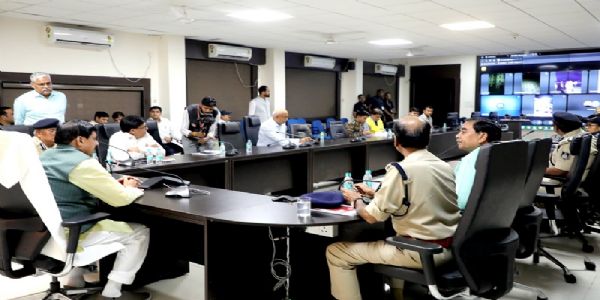 मुख्यमंत्री ने मॉक ड्रिल और ब्लैक आउट की जानकारी ली