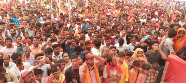 सामूहिक आदर्श विवाह में पहुंची लोगो की भारी भीड़