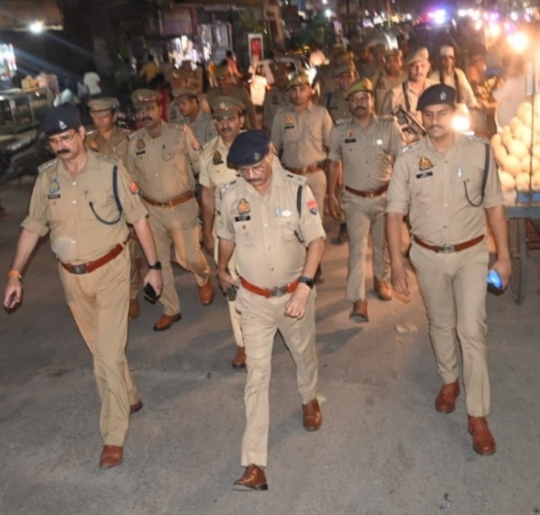 गश्त पर उतरे डीसीपी ग्रामीण एसएन तिवारी