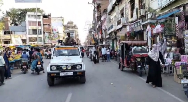सुरक्षा व्यवस्था को लेकर पेट्रोलिंग करती पुलिस