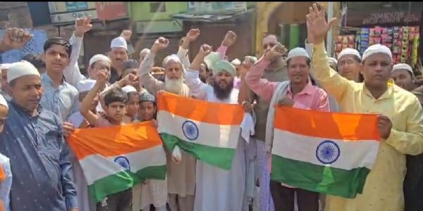 कानपुर की मस्जिदों से हिन्दुस्तान जिंदाबाद और पाकिस्तान मुर्दाबाद के लगे नारे