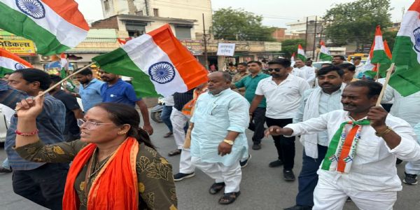 वाराणसी: आपरेशन सिंदूर की सफलता पर भाजपा जिलाध्यक्ष ने निकाली तिरंगा यात्रा