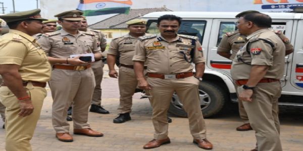 भारत-पाकिस्तान के बीच तनाव के मद्देनजर गाजियाबाद पुलिस हाई अलर्ट पर