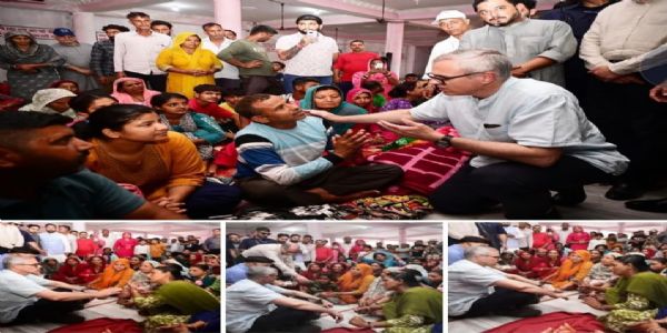 साहिब बंदगी आश्रम मिश्रीवाला ने बार्डर से विस्थापित लोगों को दी शरण, मुख्यमंत्री उमर अब्दुल्ला ने किया दौरा