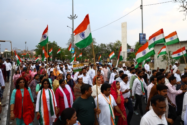 कांग्रेस मुख्यालय से शहीद स्मारक तक जय हिन्द यात्रा