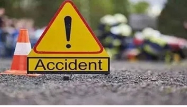 कार ने सड़क किनारे चल रहे दो लोगों को मारी टक्कर, एक की मौत