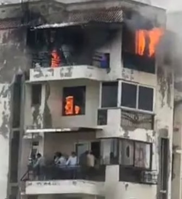 आग की घटना का दृष्य