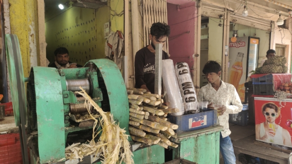 लगातार चल रहीं तेज गर्म हवाओं के कारण, तापमान 46 डिग्री पहुंचा