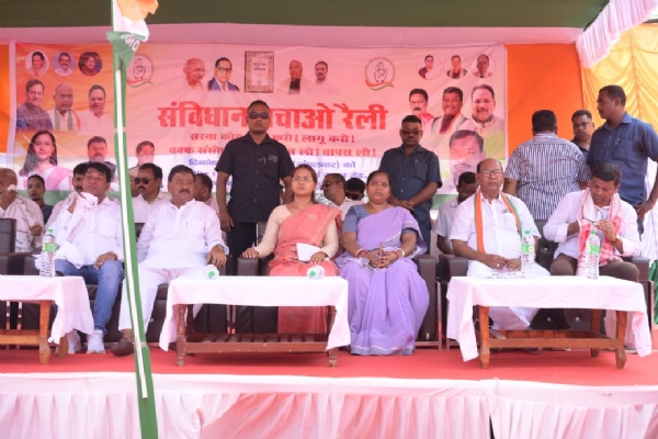 कांग्रेस के कार्यक्रम में मंत्री शिल्‍पी नेहा सहित अन्‍य