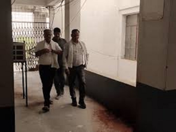 कलेक्ट्रेट कार्यालय का बाबू 3 हजार की रिश्वत लेते पकड़ाया