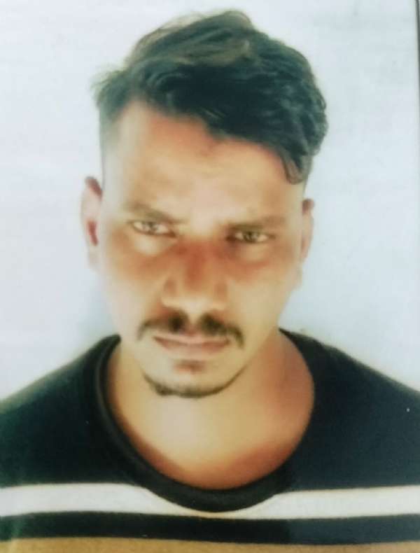 आरोपित पति।