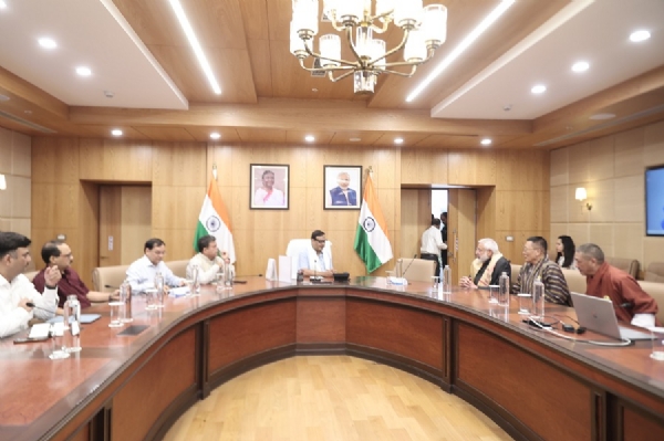असम के मुख्यमंत्री डॉ हिमंत बिस्व सरमा से मिल रहे भूटान के जीएमसीपी के प्रतिनिधिमंडल की तस्वीर।
