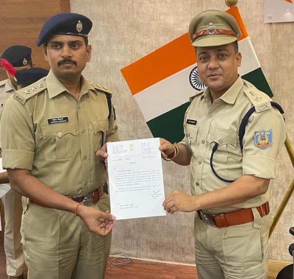पतरातू एसडीपीओ को किया गया सम्मानित