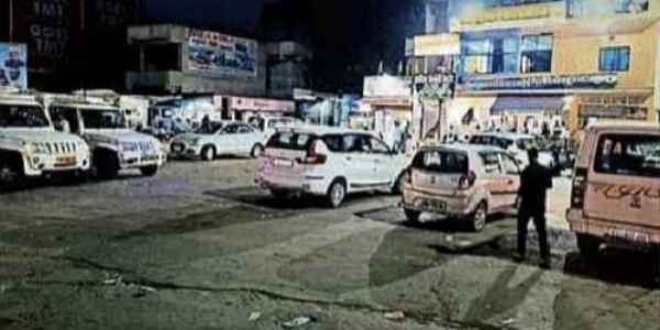 तस्वीर बीते देर रात की है।