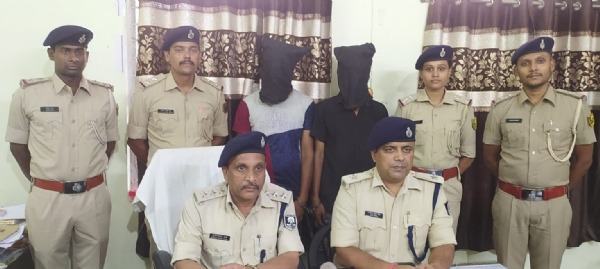 पुलिस ने लूट व डकैती कांडों में वांछित जिला के दो टॉप टेन अपराधी को किया गिरफ्तार