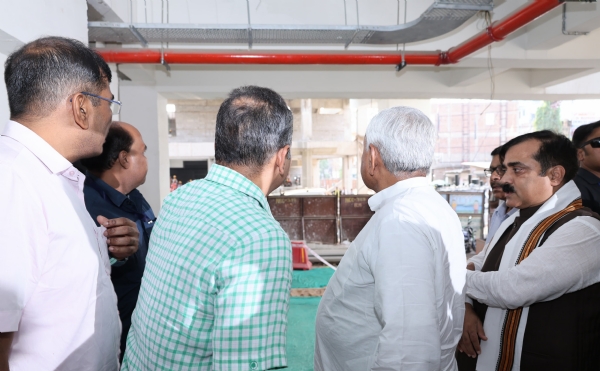 मुख्यमंत्री नीतीश कुमार ने निर्माणाधीन पटना-मेट्रो परियोजना का निरीक्षण किया