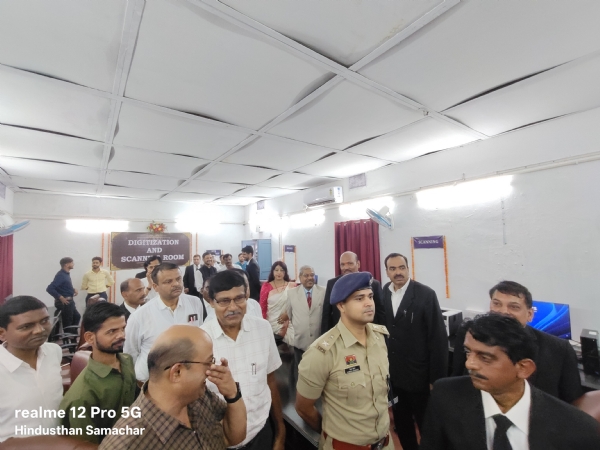 स्कैनिंग और डिजिटलाइजेशन सेंटर का उद्घाटन