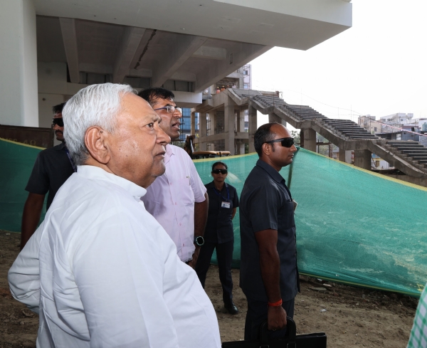 मुख्यमंत्री नीतीश कुमार ने निर्माणाधीन पटना-मेट्रो परियोजना का निरीक्षण किया