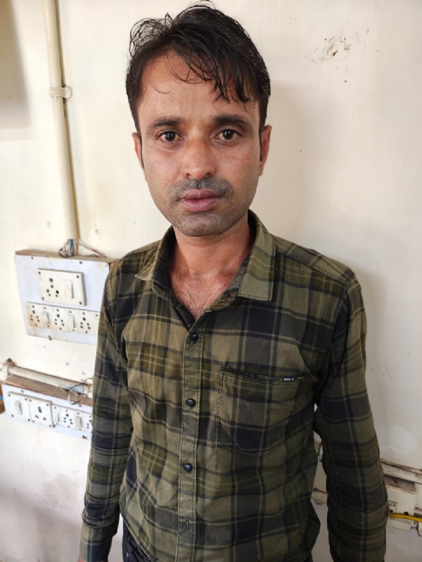 आरोपित जिला बदर
