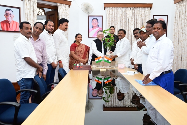 राज्यपाल और प्रतिनिधिमंडल