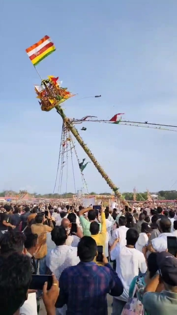 रामदेवपीर के मंदिर में 50 फीट ऊँचा मंडप गिरा