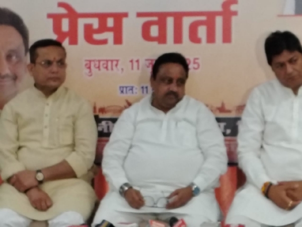 नई दिल्ली के बिशंभर दास मार्ग स्थित यमुना अपार्टमेंट में आयोजित प्रेस वार्ता